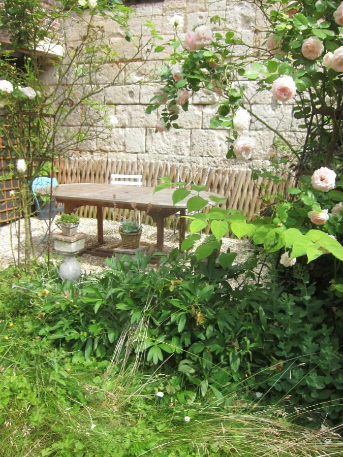 Le Murmure De La Falaise Bed and Breakfast Beaumont-le-Roger Εξωτερικό φωτογραφία